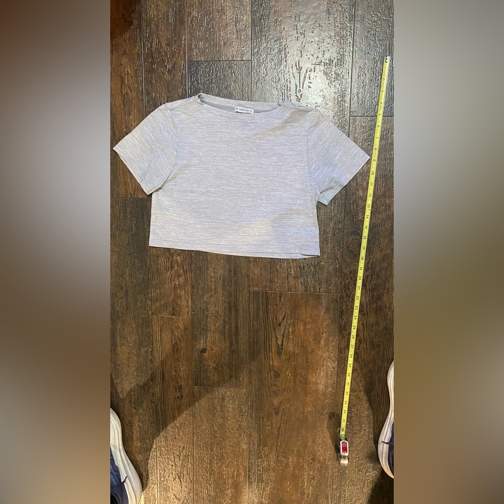 Forever 21 Heather‎ Gray Tee Ladies Size Small